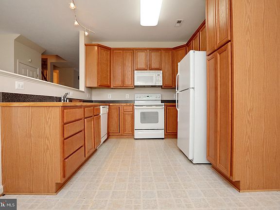 3rd image of 5149 Mallards Landing Dr