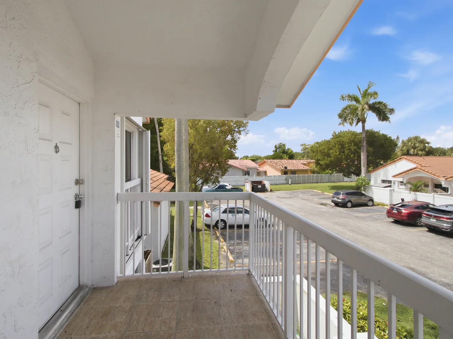 2 bed, 880 sqft, $2,350 — Photo 2