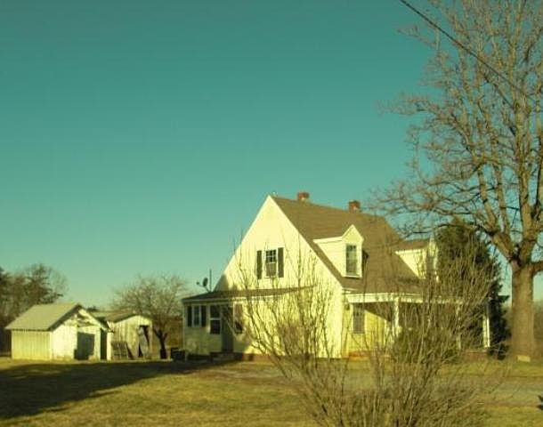 2nd image of 3137 Meadors Spur Rd