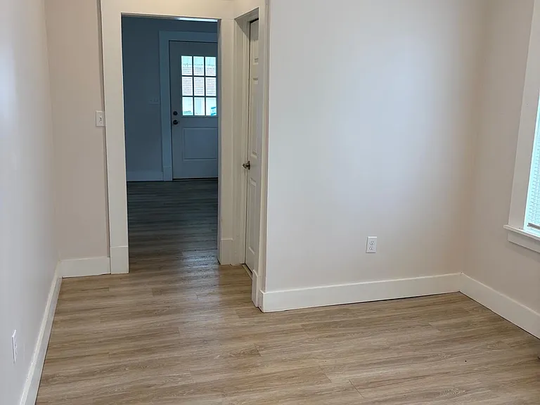276 Main St — Photo 2