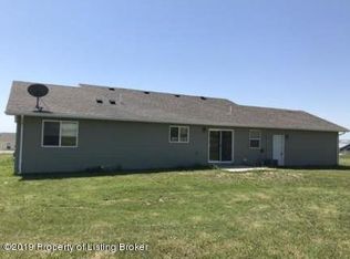 14011 Madison Ln, Williston, ND 58801