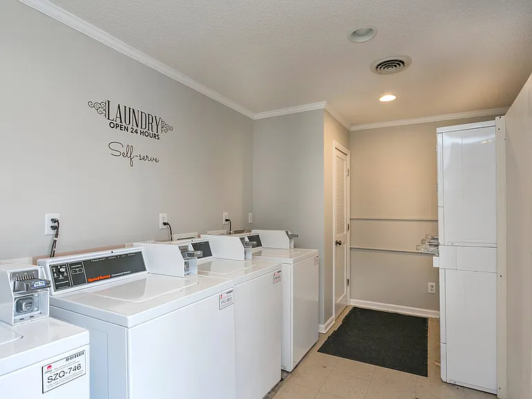 24 Hour Clothes Care Center