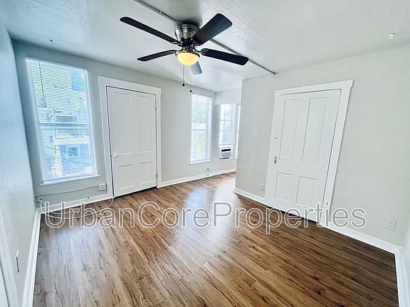 4th image of 417 4th St N APT 204