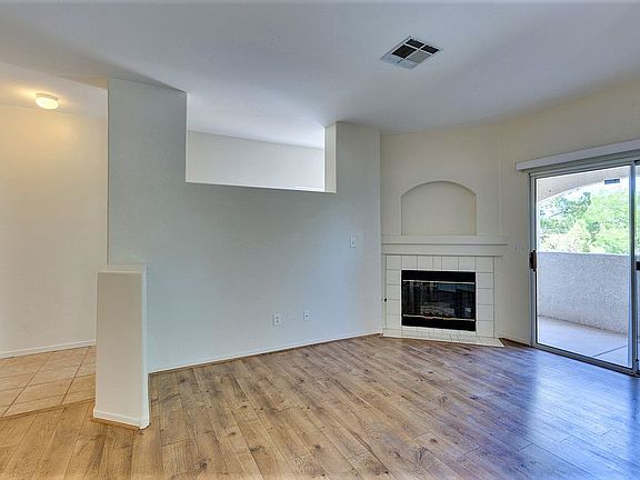 5th image of 2975 Bluegrass Ln APT 223