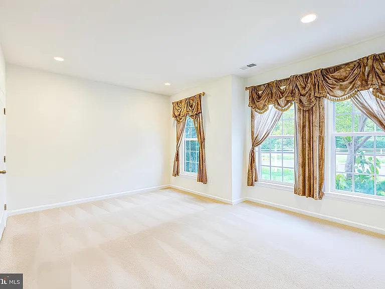 43698 Chicacoan Creek Sq — Photo 9