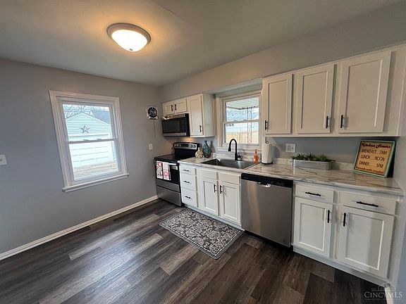 4th image of 43 Irene Ave