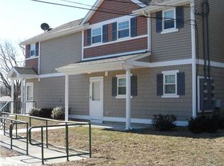 8 Ledge Rd, New London, CT 06320
