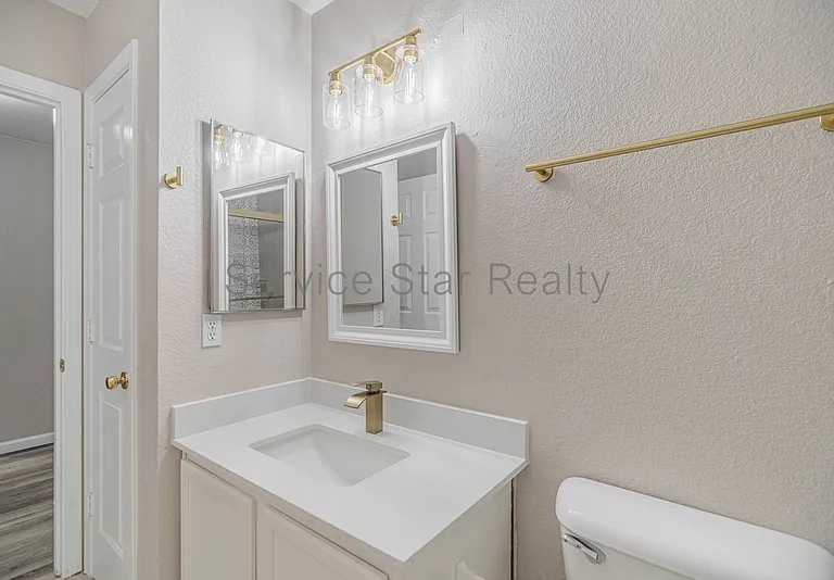 9425 W Wilshire Ave — Photo 23