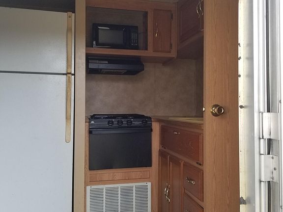 2nd image of 1006 Hiawatha Pl #1006