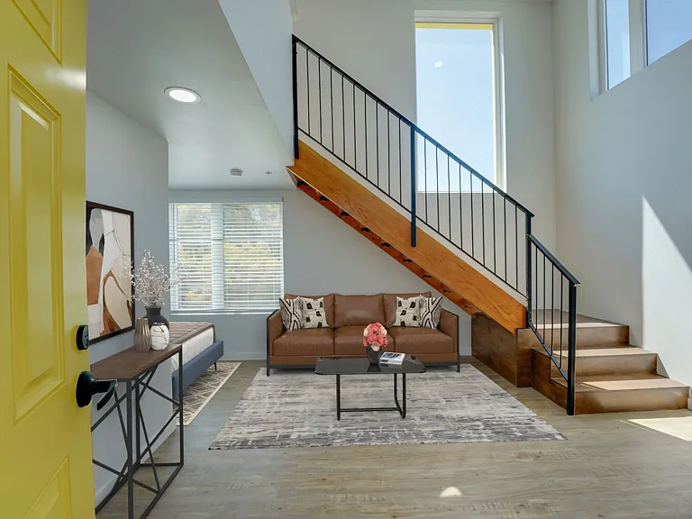 Duplet at Hillcrest | Modern Studio, 1 & 3 Bedroom Apartments — Photo 10