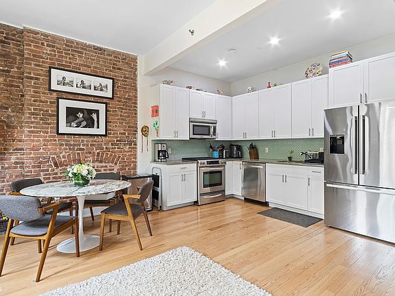 3rd image of 159 W 118th St APT 2E