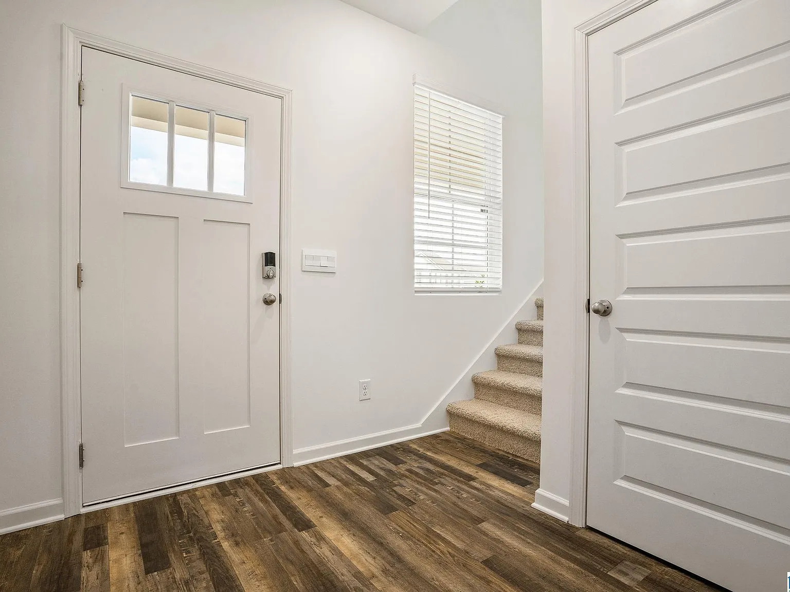 4 bed, 2.5 bath, 2256 sqft, $2,500 — Photo 4
