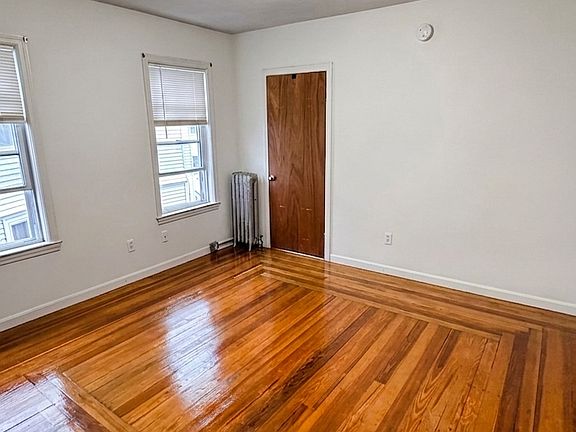 5th image of 219 Brown St Floor 2