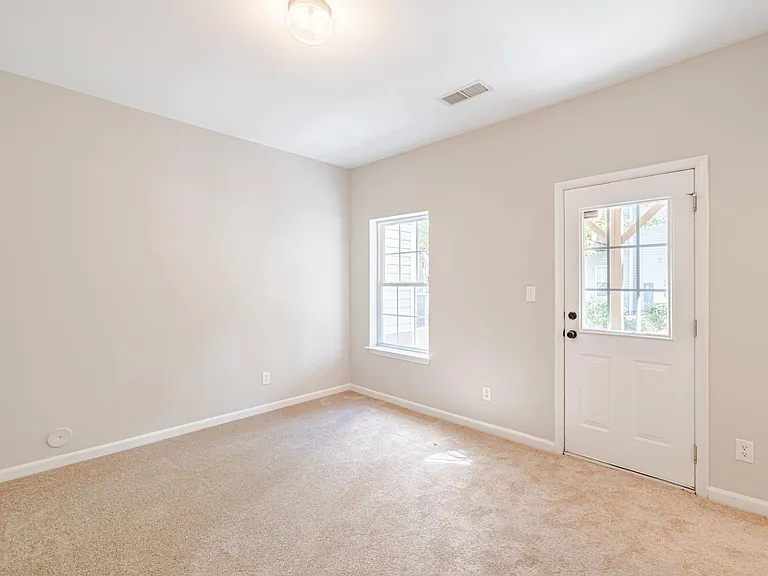 14106 Winford Ln — Photo 36