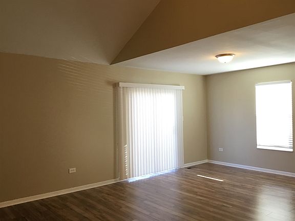 5th image of 886 Redwood Dr
