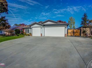 10730 Mohican Dr, Bakersfield, CA 93312