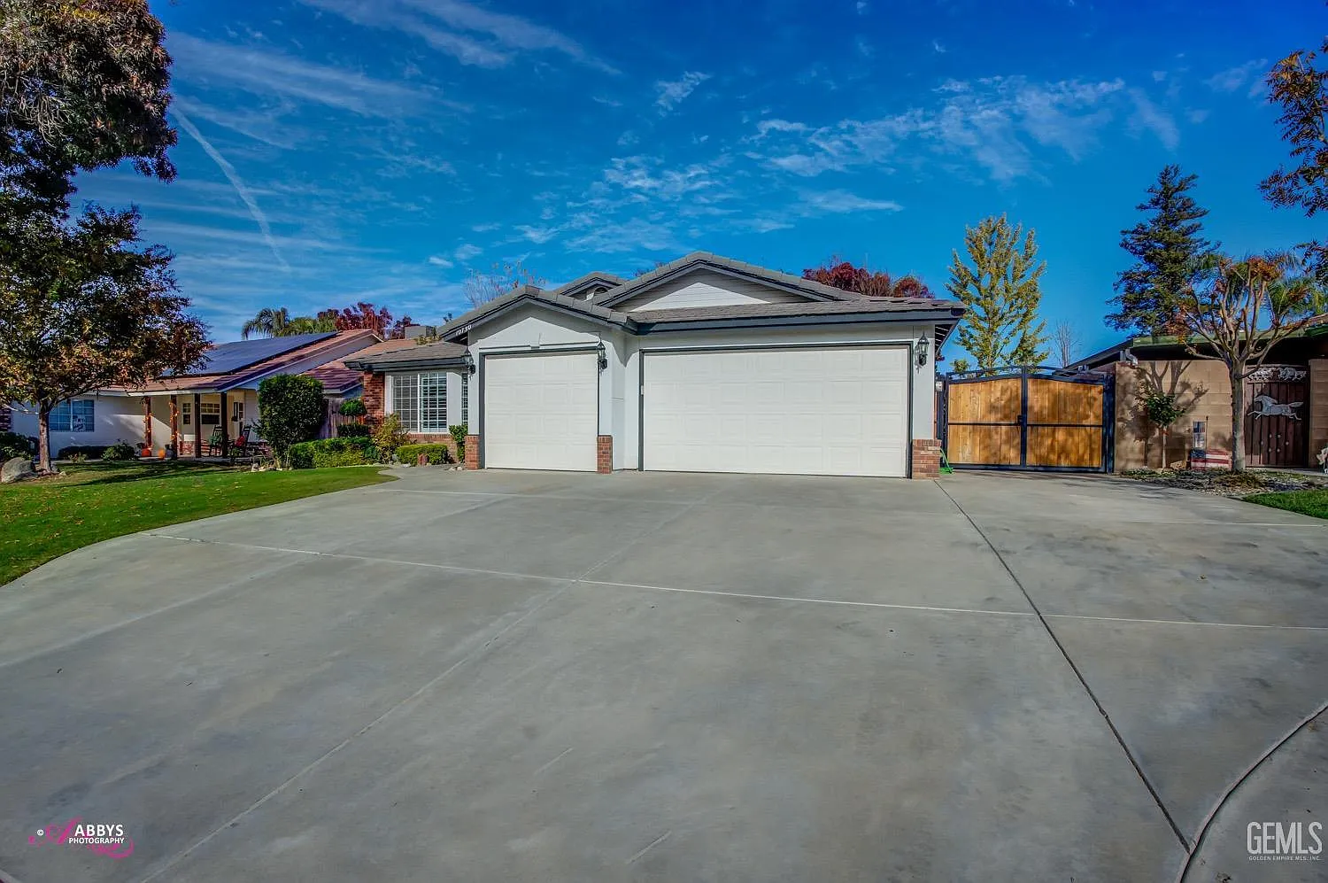 10730 Mohican Dr photo 1
