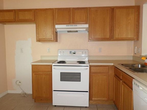 2nd image of 6006 Portsdale Pl Unit 202