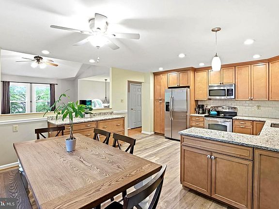 4th image of 6523 Rimrock Rd
