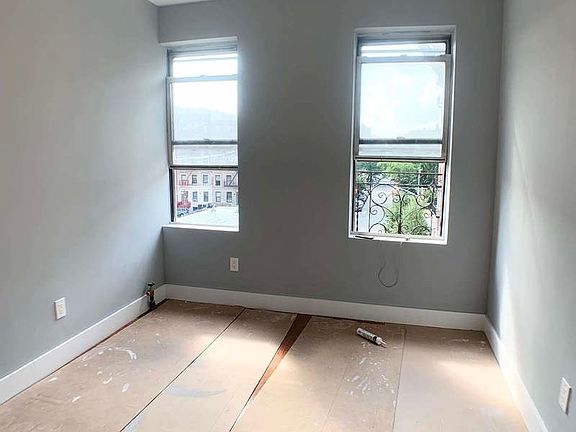 2nd image of 32 Saint Nicholas Pl #41