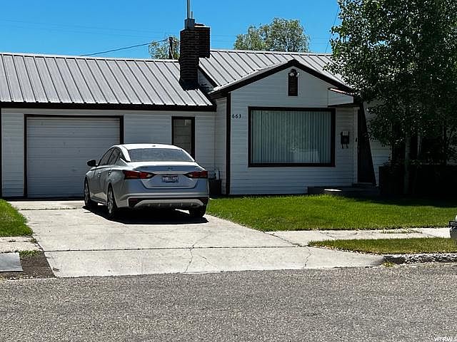 1st image of 663 Lincoln St