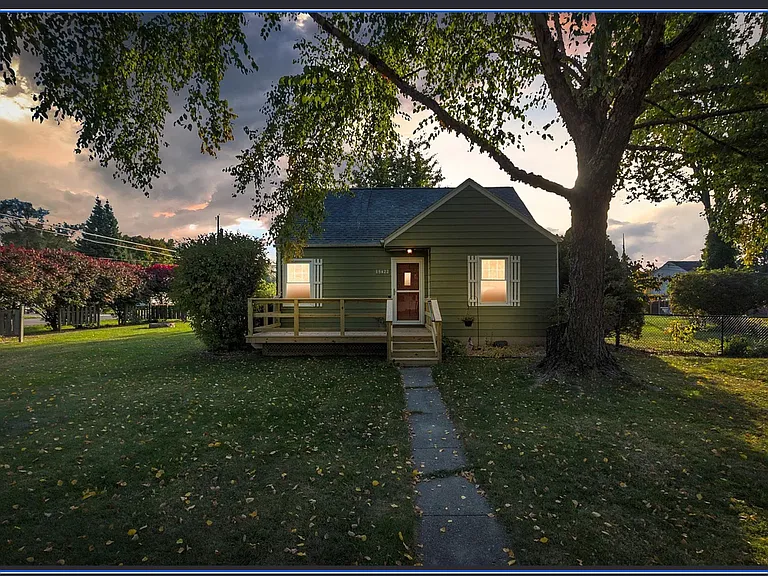 15422 Fairfield St — Photo 1