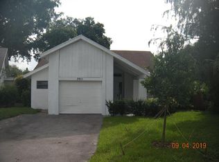 3911 NW 72nd Ln, Coral Springs, FL 33065