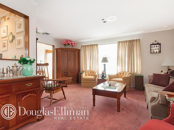 4th image of 1180 Laidlaw Ave