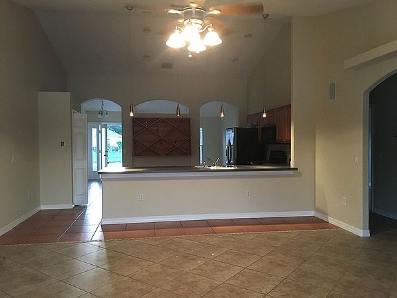 3rd image of 4825 Zion Dr