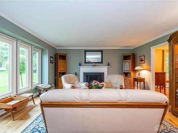 5th image of 849 Barth Ln