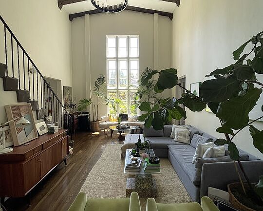 4th image of 1289 Crescent Dr #B