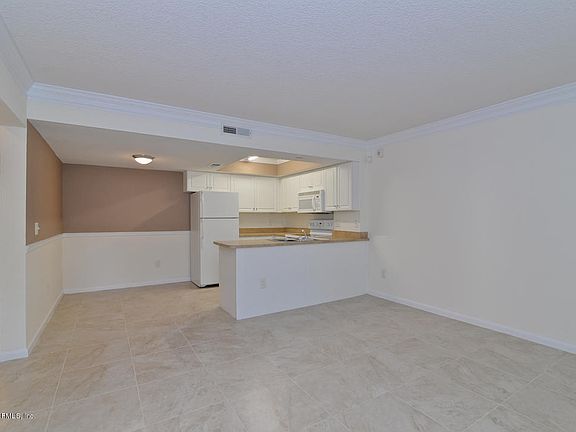 5th image of 100 Fairway Park Blvd Unit 1707