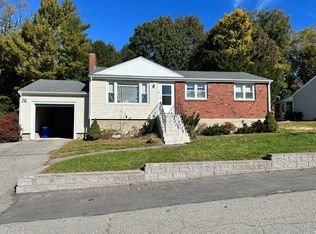 11 Sunflower Rd, Holbrook, MA 02343