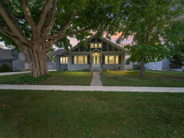 105 W Rippey Ave, Baxter, IA 50028