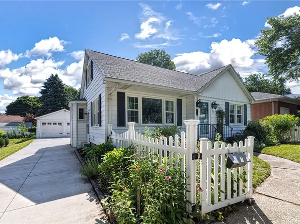 615 Indiana Dr, Erie, PA 16505