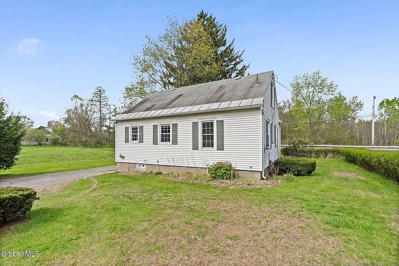 5th image of 926 Saratoga Road