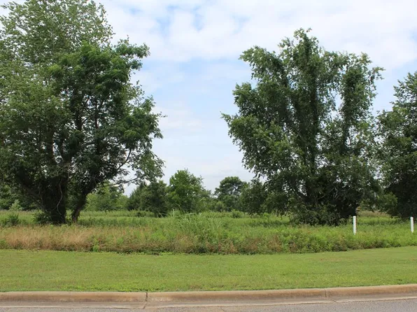 191 Stonegate Dr, Albany, GA 31721