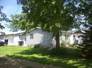 W9442 Schweitzer Rd, New London, WI 54961