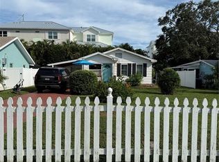 830 Moore St, Dunedin, FL 34698