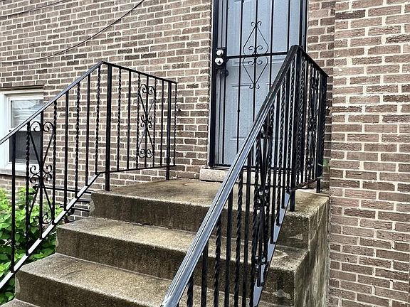 5th image of 15022 Dorchester Ave