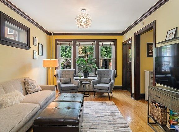 3rd image of 2133 W Race Ave