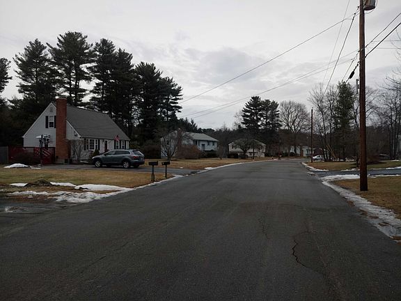 4th image of 1 Oak Dr