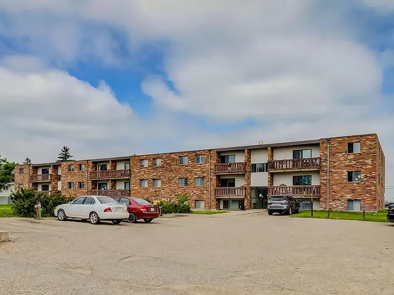 560 Robert St E #105 — Photo 11