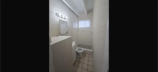 970 NW 9th Ave — Photo 11