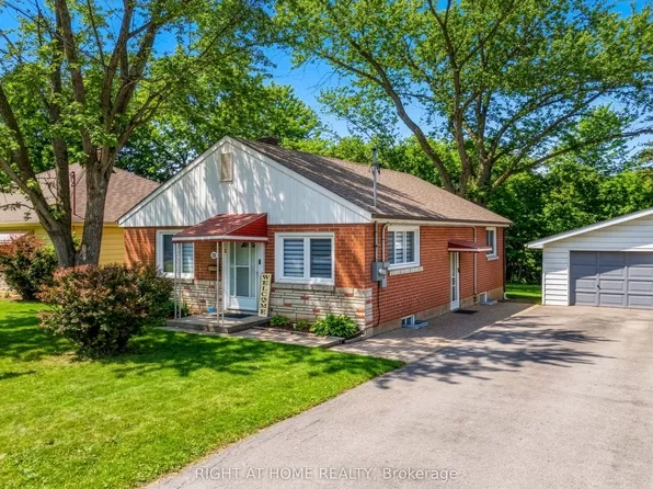 735 Srigley St, Newmarket, ON L3Y 1X6