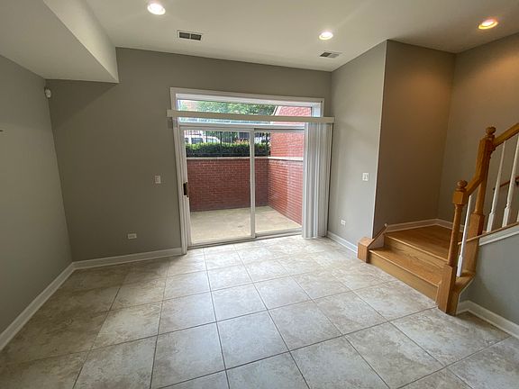 3rd image of 1528 W Ohio St Frnt 1