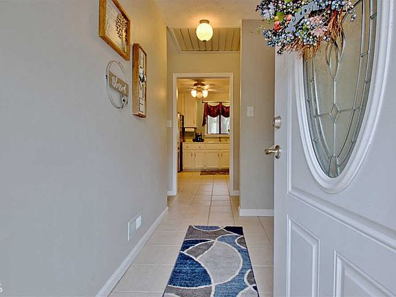 5th image of 190 Rosewood Dr