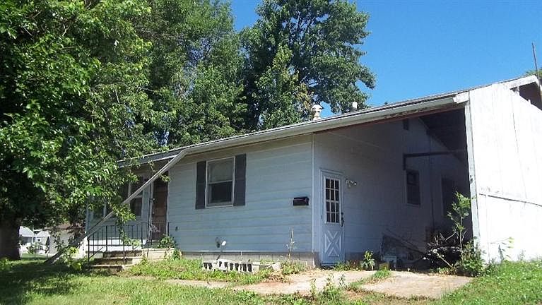 1st image of 1302 E State St