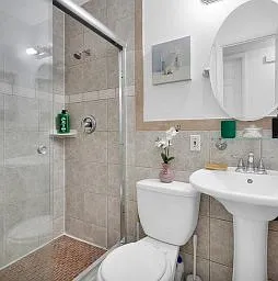 4 bed, 1320 sqft, $4,600 — Photo 4