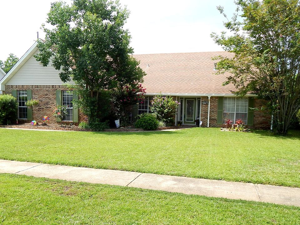 1st image of 2268 Prytania Cir